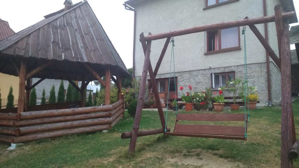 Pokoje Goscinne U Krysi Mizerna Екстериор снимка